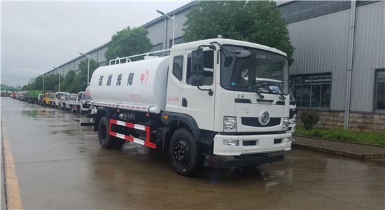 東風(fēng)T3灑水車(chē)（10噸--15噸）