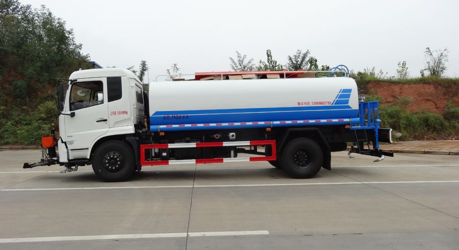 東風(fēng)天錦13.5噸灑水車(chē)---綠化噴灑車(chē)