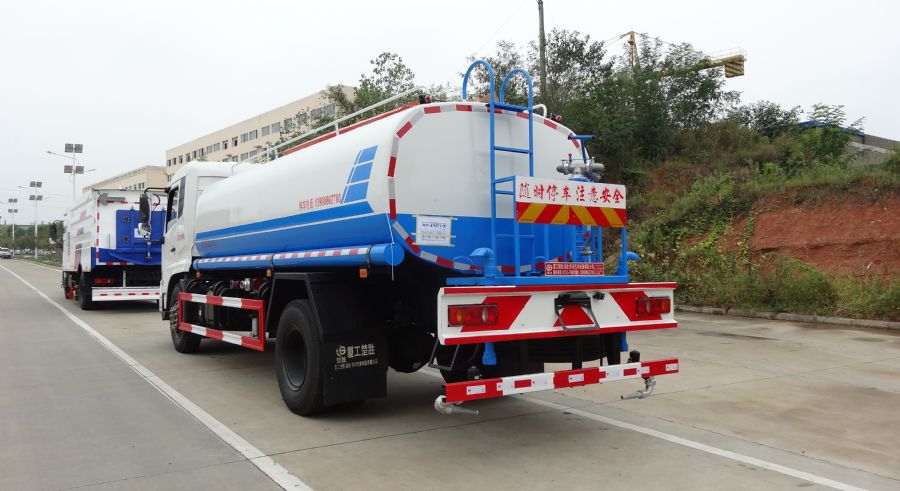 東風(fēng)天錦13.5噸灑水車(chē)---綠化噴灑車(chē)