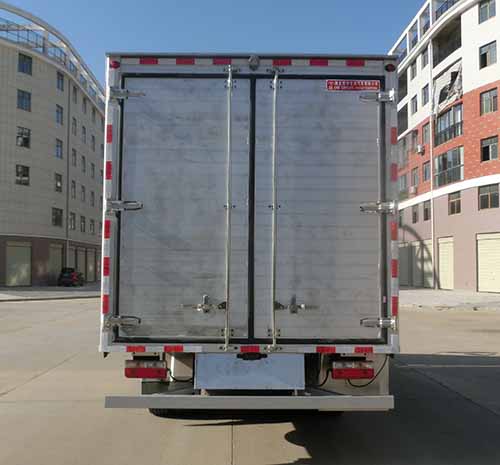 虹宇牌HYS5120CCQE6型畜禽運(yùn)輸車(chē)