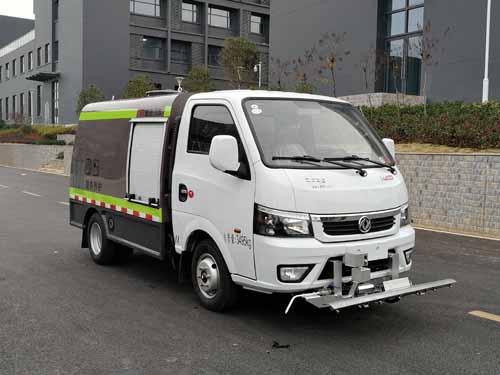 東風(fēng)途逸路面養(yǎng)護(hù)車(chē)